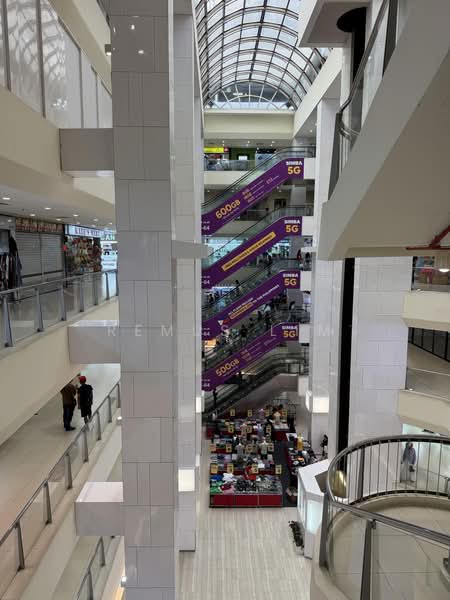 Lucky Plaza, 304 Orchard Road, 398 sqft, Mall Shop For Sale, by Remus Lim, 500171676 - Interior - CommercialGuru.com.sg