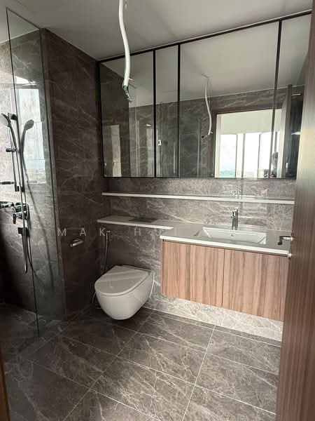 Lentor Modern, 3 Lentor Central, 3 Bedrooms, 990 sqft, Condominium For Sale, by Mak Hui Lyn, 500171682 - Bathroom - PropertyGuru.com.sg