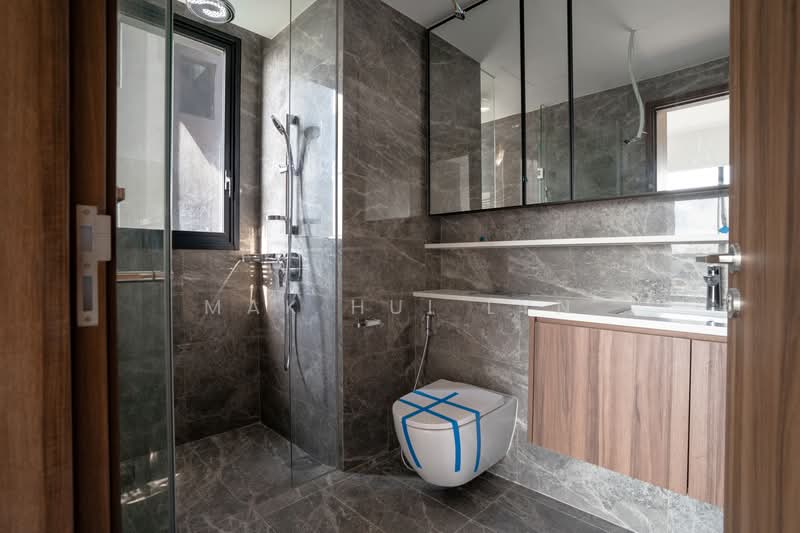 Lentor Modern, 3 Lentor Central, 3 Bedrooms, 990 sqft, Condominium For Sale, by Mak Hui Lyn, 500171682 - Bathroom - PropertyGuru.com.sg