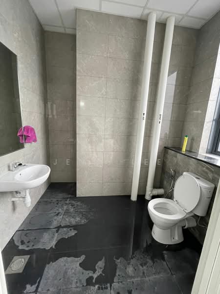 REVV, 1 Corporation Drive, 1,798 sqft, Factory / Workshop (B2) For Rent, by Jenny Lee, 500171684 - Bathroom - CommercialGuru.com.sg