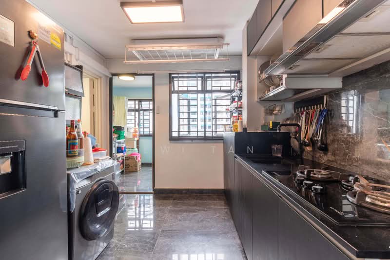 58 Marine Terrace, 58 Marine Terrace, 3 Bedrooms, 700 sqft, HDB Flat For Sale, by Dewi Tan, 500171689 - Kitchen - PropertyGuru.com.sg