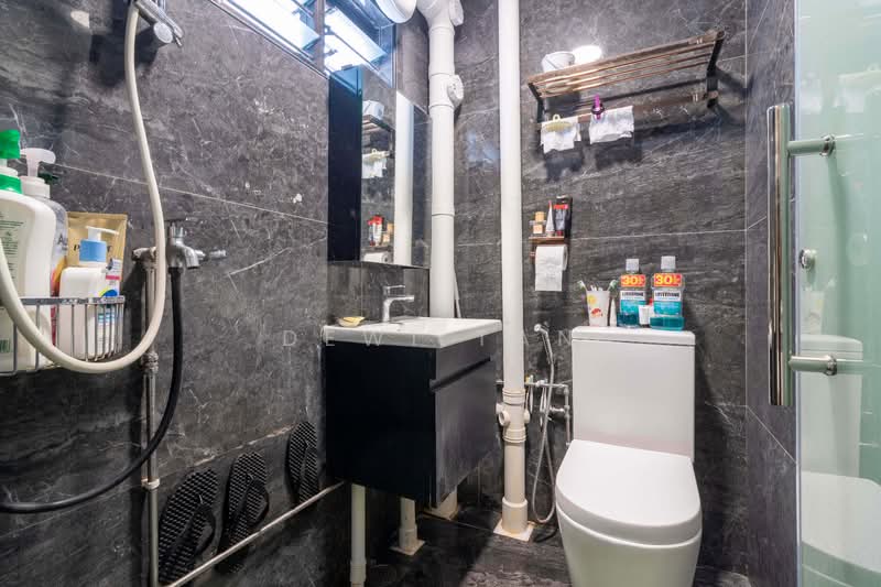 58 Marine Terrace, 58 Marine Terrace, 3 Bedrooms, 700 sqft, HDB Flat For Sale, by Dewi Tan, 500171689 - Bathroom - PropertyGuru.com.sg