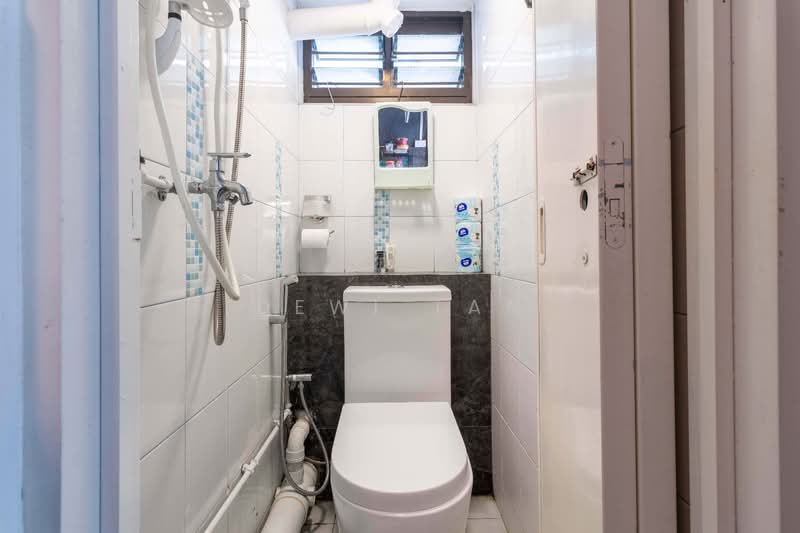 58 Marine Terrace, 58 Marine Terrace, 3 Bedrooms, 700 sqft, HDB Flat For Sale, by Dewi Tan, 500171689 - Bathroom - PropertyGuru.com.sg