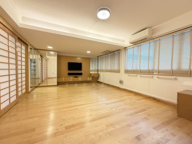 200 Toa Payoh North, 200 Toa Payoh North, 3 Bedrooms, 936 sqft, HDB Flat For Sale, by Nizam Adli Saparin, 500171690 - Master room - two bedrooms combined - PropertyGuru.com.sg