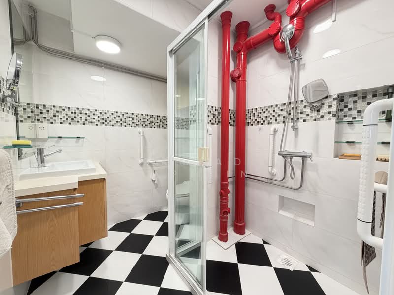 200 Toa Payoh North, 200 Toa Payoh North, 3 Bedrooms, 936 sqft, HDB Flat For Sale, by Nizam Adli Saparin, 500171690 - Bathroom - PropertyGuru.com.sg
