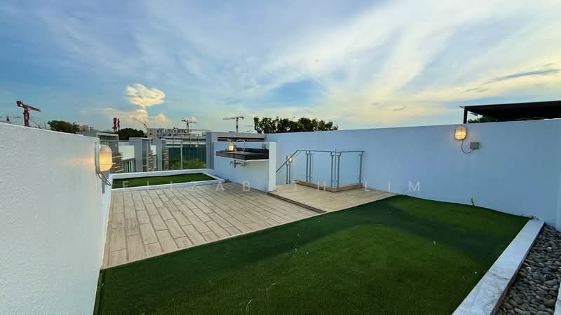 4bed/5bed 4 bath⭐️Family⭐️Landed Living without Landed Price, , 5 Bedrooms, 2,917 sqft, Cluster House For Sale, by Elizabeth Lim, 500171691 - Roof Terrace - PropertyGuru.com.sg