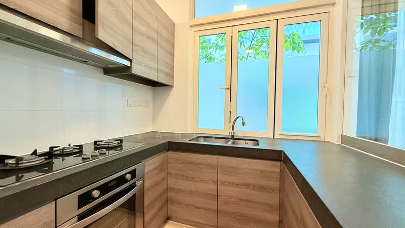 4bed/5bed 4 bath⭐️Family⭐️Landed Living without Landed Price, , 5 Bedrooms, 2,917 sqft, Cluster House For Sale, by Elizabeth Lim, 500171691 - Kitchen - PropertyGuru.com.sg
