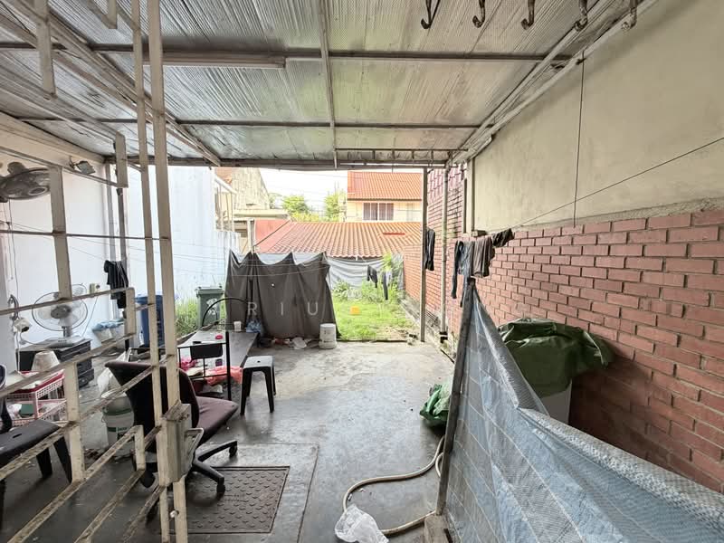 Original condition WORKERS DORMITORY for rent!, , 4 Bedrooms, 3,500 sqft, Semi-Detached House For Rent, by Marius Wong, 500171707 - Exterior - PropertyGuru.com.sg