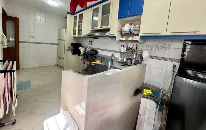 604 Jurong West Street 62, 604 Jurong West Street 62, 3 Bedrooms, 1,237 sqft, HDB Flat For Sale, by Josephine Ong, 500171730 - Kitchen - PropertyGuru.com.sg