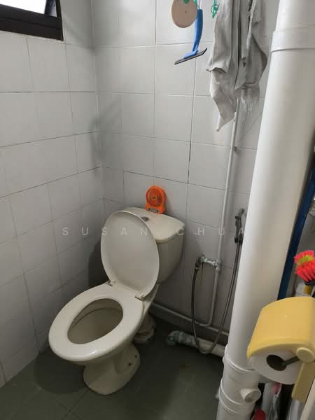 637 Choa Chu Kang North 6, 637 Choa Chu Kang North 6, Room Rental, 150 sqft, HDB Flat For Rent, by Susan Chua, 500171742 - Bathroom - PropertyGuru.com.sg