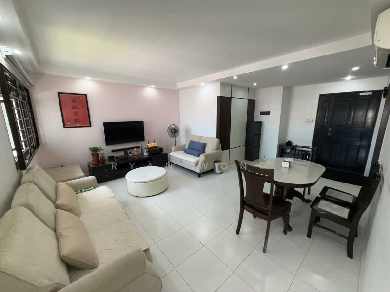 985A Buangkok Crescent, 985A Buangkok Crescent, 3 Bedrooms, 915 sqft, HDB Flat For Sale, by Ryan Wong, 500171757 - Living Room - PropertyGuru.com.sg