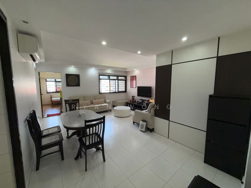 985A Buangkok Crescent, 985A Buangkok Crescent, 3 Bedrooms, 915 sqft, HDB Flat For Sale, by Ryan Wong, 500171757 - Living Room - PropertyGuru.com.sg