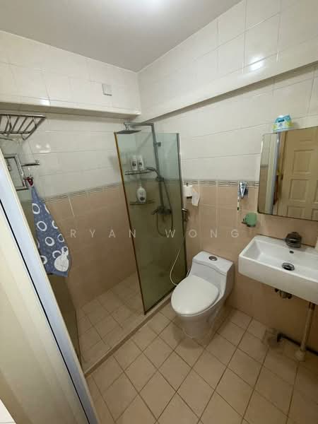 985A Buangkok Crescent, 985A Buangkok Crescent, 3 Bedrooms, 915 sqft, HDB Flat For Sale, by Ryan Wong, 500171757 - Bathroom - PropertyGuru.com.sg