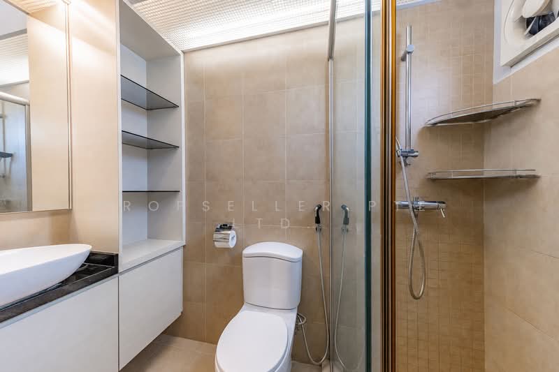 80C Telok Blangah Street 31, 80C Telok Blangah Street 31, 2 Bedrooms, 732 sqft, HDB Flat For Sale, by Kit Toh, 500171763 - Bathroom - PropertyGuru.com.sg