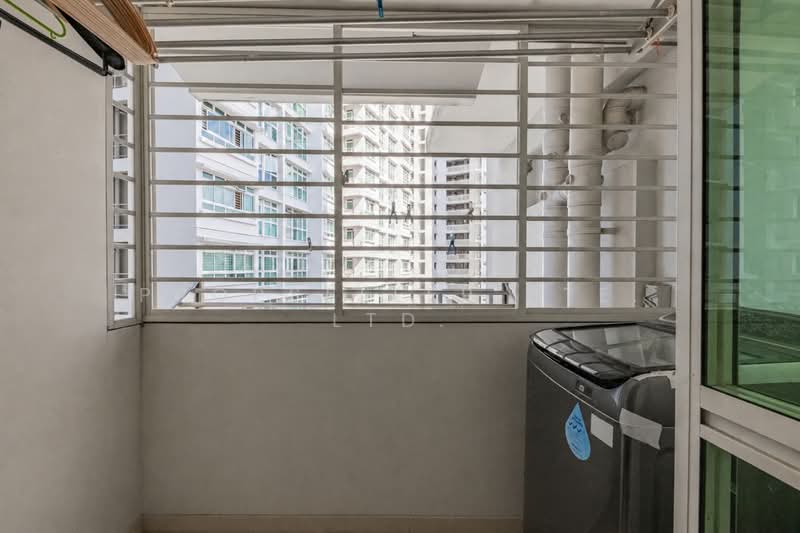 80C Telok Blangah Street 31, 80C Telok Blangah Street 31, 2 Bedrooms, 732 sqft, HDB Flat For Sale, by Kit Toh, 500171763 - Balcony - PropertyGuru.com.sg