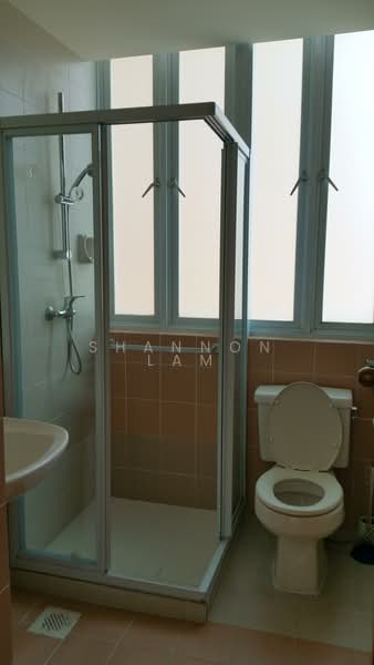 The Huntington, 190 Moulmein Road, 2 Bedrooms, 969 sqft, Condominium For Sale, by Shannon Lam, 500171782 - Bathroom - PropertyGuru.com.sg
