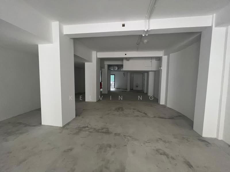 F n B unit at North Canal Road ! With Exhaust and Grease Trap . No Takeover Fees, , 1,906 sqft, Food & Beverage For Rent, by Kelvin Ng, 500171783 - Interior - CommercialGuru.com.sg