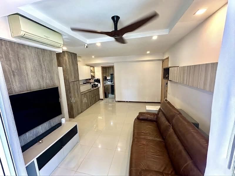 The Tampines Trilliant, 31 Tampines Central 7, 3 Bedrooms, 1,012 sqft, Executive Condominium For Rent, by Hwa San TIO, 500171793 - Living Room - PropertyGuru.com.sg