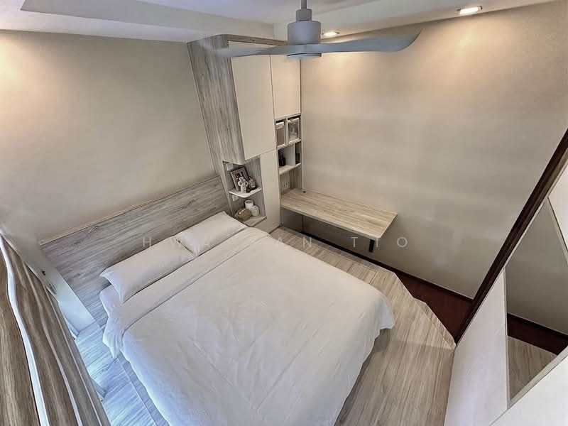 The Tampines Trilliant, 31 Tampines Central 7, 3 Bedrooms, 1,012 sqft, Executive Condominium For Rent, by Hwa San TIO, 500171793 - Bedroom - PropertyGuru.com.sg
