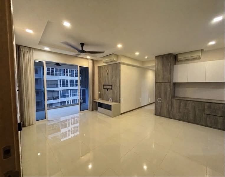 The Tampines Trilliant, 31 Tampines Central 7, 3 Bedrooms, 1,012 sqft, Executive Condominium For Rent, by Hwa San TIO, 500171793 - Living Room - PropertyGuru.com.sg