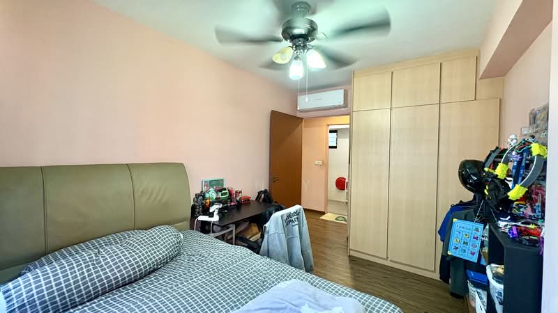 547A Segar Road, 547A Segar Road, 3 Bedrooms, 1,205 sqft, HDB Flat For Sale, by Jun Yu, 500171798 - Bedroom - PropertyGuru.com.sg