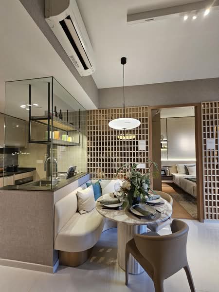 Kassia, 31 Flora Drive, 2 Bedrooms, 753 sqft, Condominium For Sale, by Pragna K M Kamdar, 500171799 - Kitchen - PropertyGuru.com.sg