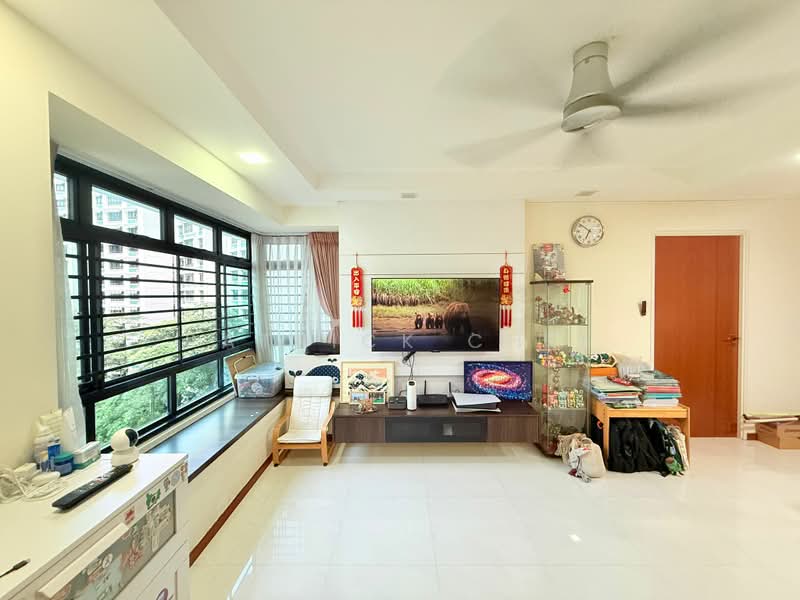 488 Admiralty Link, 488 Admiralty Link, 3 Bedrooms, 1,033 sqft, HDB Flat For Sale, by Patrick Chee, 500171800 - Living Room - PropertyGuru.com.sg