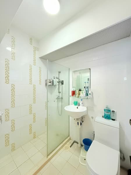 488 Admiralty Link, 488 Admiralty Link, 3 Bedrooms, 1,033 sqft, HDB Flat For Sale, by Patrick Chee, 500171800 - Bathroom - PropertyGuru.com.sg