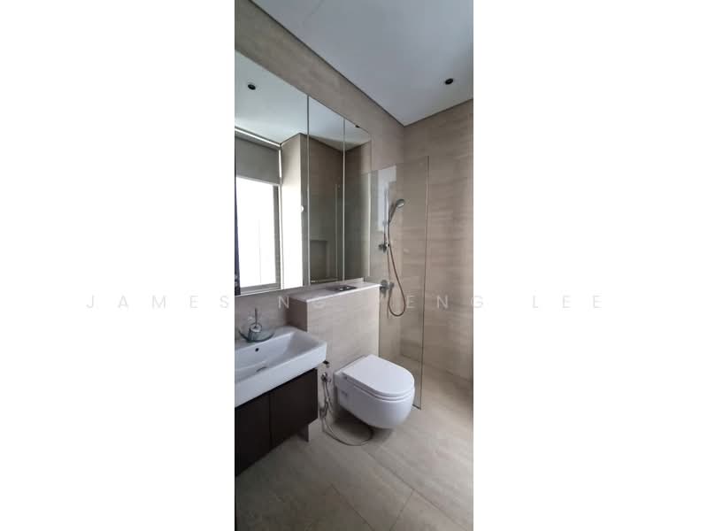 ✨NEW, LIMAU AREA, POOL, 6 ENSUITE ROOMS, HUGE BASEMENT. ✨ 新优 质 洋 房 打 折 出 售. James 83839800, , 6 Bedrooms, 8,000 sqft, Corner Terrace For Sale, by James Ng Yeng Lee, 500171815 - Bathroom - PropertyGuru.com.sg