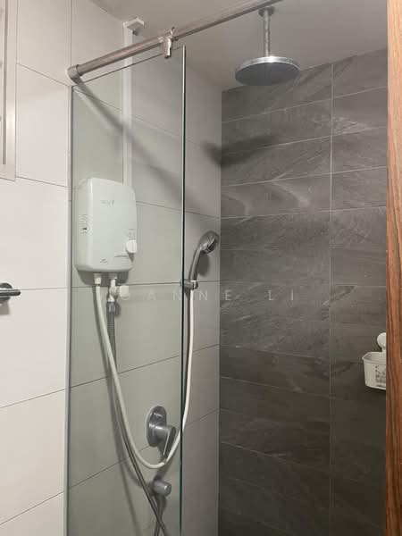 WhiteHaven, 332A Pasir Panjang Road, 4 Bedrooms, 1,195 sqft, Apartment For Sale, by Joanne Li, 500171819 - Bathroom - PropertyGuru.com.sg