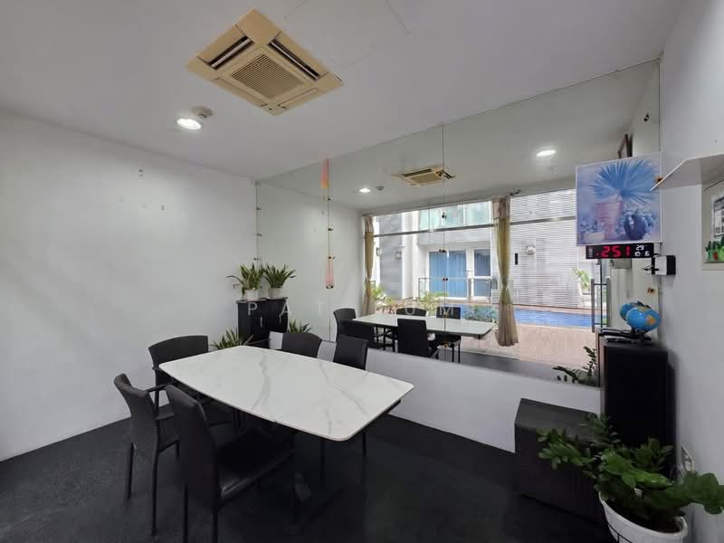 Le Regal, 340 Geylang Road, 1 Bedroom, 420 sqft, Apartment For Sale, by Pat Lum, 500171822 - Dining Room - PropertyGuru.com.sg