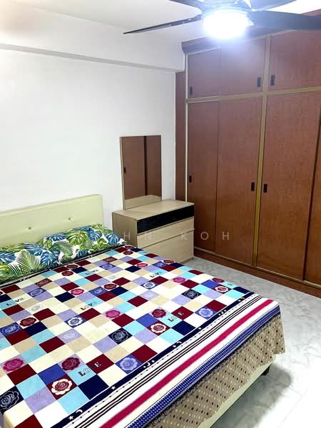 76 Bedok North Road, 76 Bedok North Road, 2 Bedrooms, 731 sqft, HDB Flat For Sale, by John Koh, 500171834 - Bedroom - PropertyGuru.com.sg