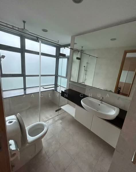 The Infiniti, 39A West Coast Park, 4 Bedrooms, 1,367 sqft, Condominium For Rent, by Jaclyn Chua, 500171839 - Bathroom - PropertyGuru.com.sg