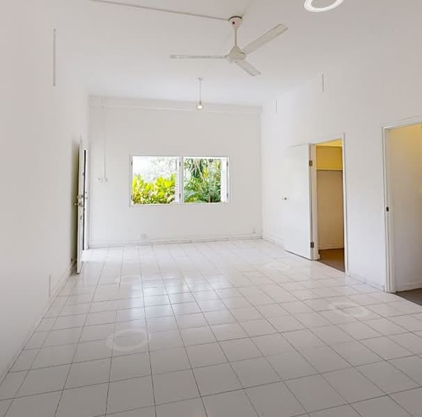 24 Woking Road Grd, Woking Road, 3 Bedrooms, 1,249 sqft, Conservation House For Rent, by Annie Sim, 500171845 - Living Room - PropertyGuru.com.sg