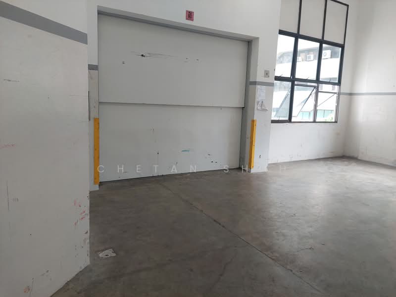 Mactech Building, 2 Kallang Pudding Road, 2,572 sqft, Light Industrial (B1) For Rent, by Chetan Shah, 500171846 - Cargo Lift - CommercialGuru.com.sg