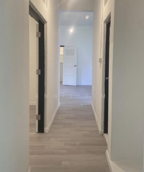 6 Woking Road 3rd, Woking Road, 3 Bedrooms, 1,249 sqft, Conservation House For Rent, by Annie Sim, 500171849 - Corridor - PropertyGuru.com.sg
