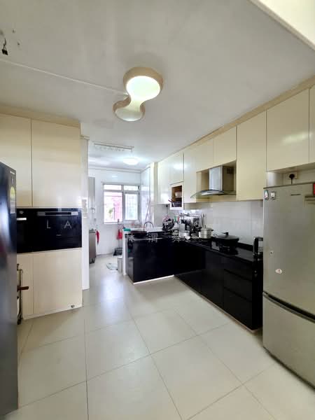 123 Simei Street 1, 123 Simei Street 1, 4 Bedrooms, 1,313 sqft, HDB Flat For Sale, by Lam Wei Shun 林渭舜, 500171851 - Kitchen - PropertyGuru.com.sg