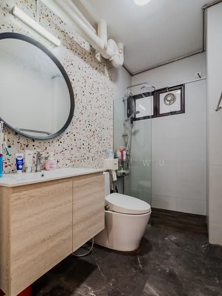 359B Admiralty Drive, 359B Admiralty Drive, 4 Bedrooms, 1,195 sqft, HDB Flat For Rent, by Daniel Wu, 500171864 - Common Bathroom - PropertyGuru.com.sg