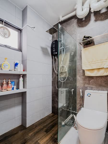 359B Admiralty Drive, 359B Admiralty Drive, 4 Bedrooms, 1,195 sqft, HDB Flat For Rent, by Daniel Wu, 500171864 - Master Bathroom - PropertyGuru.com.sg