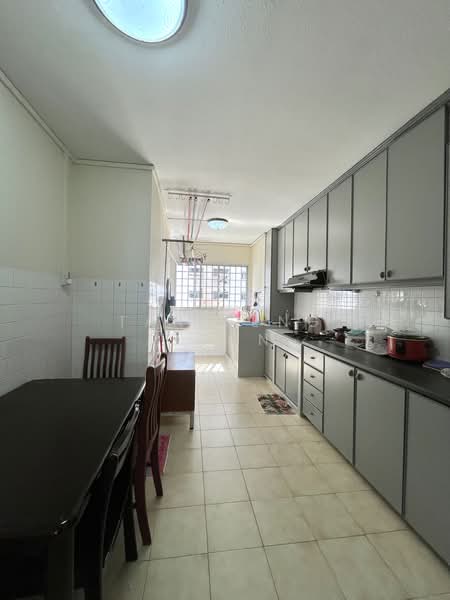 221 Pending Road, 221 Pending Road, 2 Bedrooms, 786 sqft, HDB Flat For Sale, by Tan Seng Soon, 500171868 - Kitchen - PropertyGuru.com.sg