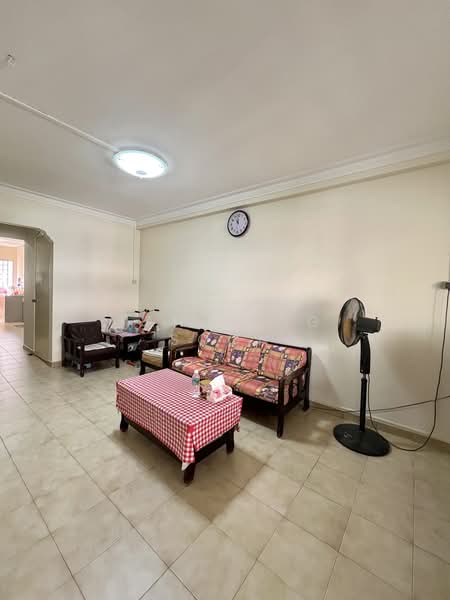 221 Pending Road, 221 Pending Road, 2 Bedrooms, 786 sqft, HDB Flat For Sale, by Tan Seng Soon, 500171868 - Living Room - PropertyGuru.com.sg