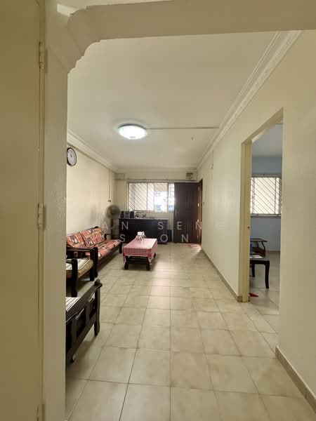 221 Pending Road, 221 Pending Road, 2 Bedrooms, 786 sqft, HDB Flat For Sale, by Tan Seng Soon, 500171868 - Living Room - PropertyGuru.com.sg