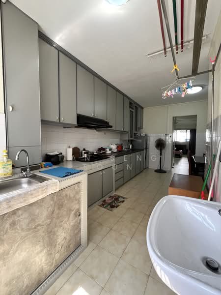 221 Pending Road, 221 Pending Road, 2 Bedrooms, 786 sqft, HDB Flat For Sale, by Tan Seng Soon, 500171868 - Kitchen - PropertyGuru.com.sg