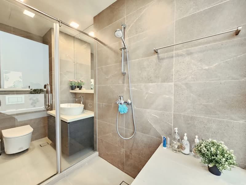 The Estiva, 313 Pasir Panjang Road, 3 Bedrooms, 1,001 sqft, Apartment For Rent, by Teh Chin Keong, 500171870 - Bathroom - PropertyGuru.com.sg