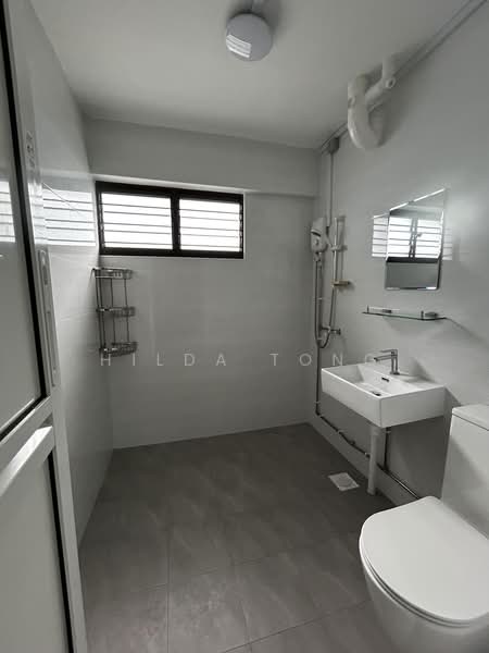 114 Pasir Ris Street 11, 114 Pasir Ris Street 11, 4 Bedrooms, 1,324 sqft, HDB Flat For Sale, by Hilda Tong, 500171871 - Bathroom - PropertyGuru.com.sg