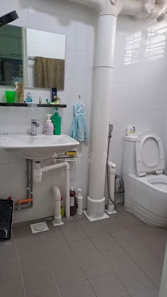 336 Clementi Avenue 2, 336 Clementi Avenue 2, Room Rental, 140 sqft, HDB Flat For Rent, by Aaron Liong, 500171874 - Bathroom - PropertyGuru.com.sg