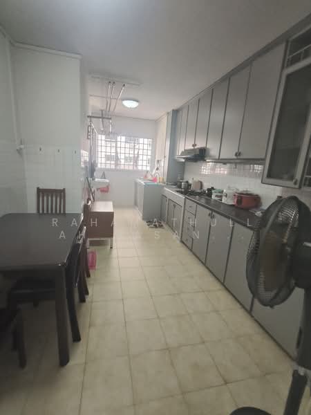 221 Pending Road, 221 Pending Road, 2 Bedrooms, 786 sqft, HDB Flat For Sale, by Rahamathullah Hasan Ali Akbar, 500171877 - Kitchen - PropertyGuru.com.sg