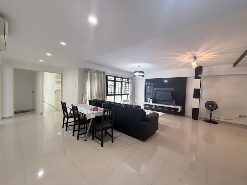 659A Jurong West Street 65, 659A Jurong West Street 65, 3 Bedrooms, 1,184 sqft, HDB Flat For Sale, by Lee Yeen, 500171908 - Living Room - PropertyGuru.com.sg