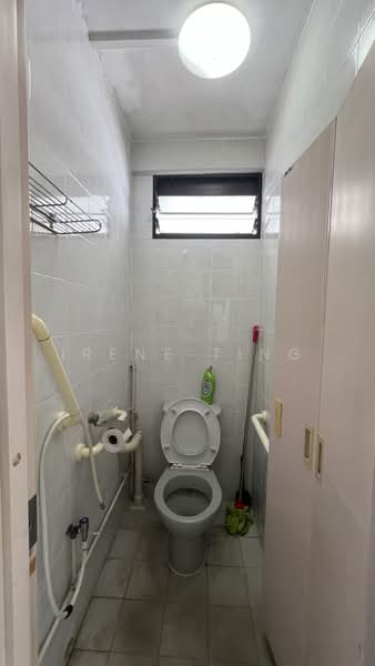 26 Toa Payoh East, 26 Toa Payoh East, Balestier / Toa Payoh, 2 Bedrooms, 721 sqft, HDB Flat For Sale, by Irene Ting, 500171917 - Bathroom - PropertyGuru.com.sg