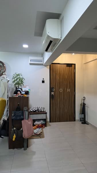 216 Serangoon Avenue 4, 216 Serangoon Avenue 4, 3 Bedrooms, 1,302 sqft, HDB Flat For Sale, by Ong Poh Lin, 500171921 - Entrance - PropertyGuru.com.sg